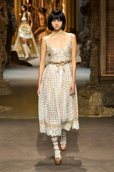 Look 52
